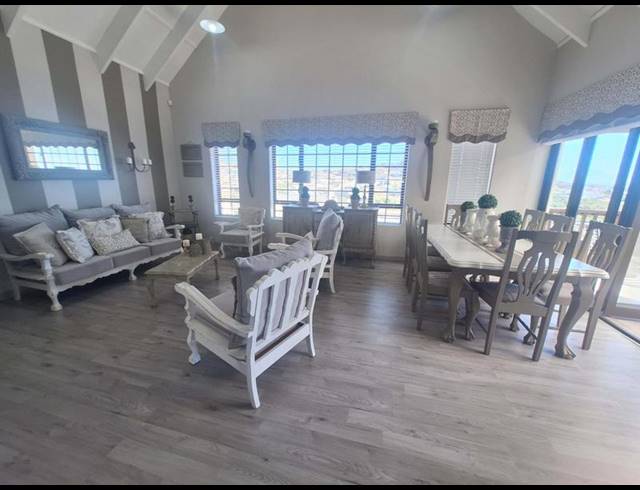 3 BEDROOM HOUSE FOR SALE IN VAKANSIEPLAAS